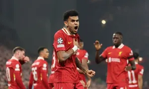Liverpool chiếm đỉnh bảng Champions League Liverpool chiếm đỉnh bảng Champions League