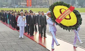 Lãnh đạo Đảng, Nhà nước, Quân đội, vào Lăng viếng Chủ tịch Hồ Chí Minh Lãnh đạo Đảng, Nhà nước, Quân đội, vào Lăng viếng Chủ tịch Hồ Chí Minh