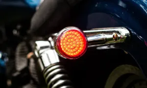 Đi thẳng qua ngã năm có cần bật xi-nhan? Đi thẳng qua ngã năm có cần bật xi-nhan?