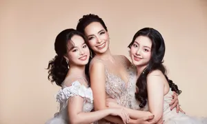 Thúy Hạnh chụp hình cùng hai con gái tuổi teen Thúy Hạnh chụp hình cùng hai con gái tuổi teen