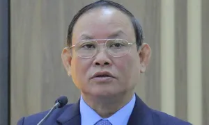 Cựu chủ tịch NXB Giáo dục ra tòa với cáo buộc nhận hối lộ 25 tỷ đồng Cựu chủ tịch NXB Giáo dục ra tòa với cáo buộc nhận hối lộ 25 tỷ đồng