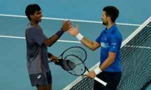 Djokovic thua set đầu ở Australia Mở rộng Djokovic thua set đầu ở Australia Mở rộng