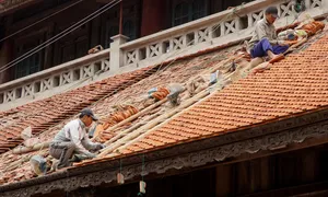 Thay mới 440 tấn ngói nhà thờ chính tòa Phát Diệm Thay mới 440 tấn ngói nhà thờ chính tòa Phát Diệm