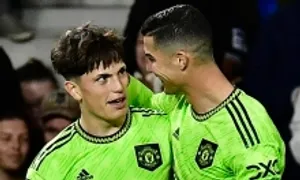 Garnacho coi nhẹ việc vượt thành tích của Ronaldo Garnacho coi nhẹ việc vượt thành tích của Ronaldo