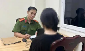 Công an giải cứu nữ sinh bị 'bắt cóc online, dọa chặt ngón tay' Công an giải cứu nữ sinh bị 'bắt cóc online, dọa chặt ngón tay'