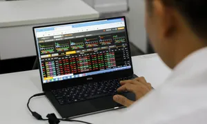 Ai rót tiền vào chứng khoán trong phiên kỷ lục thanh khoản? Ai rót tiền vào chứng khoán trong phiên kỷ lục thanh khoản?