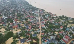 Hàng chục nghìn ngôi nhà ở Thanh Hóa chìm trong biển nước Hàng chục nghìn ngôi nhà ở Thanh Hóa chìm trong biển nước